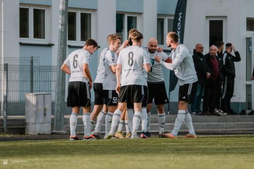 Sokół Sieniawa - Wiślanie Jaśkowice 2:4